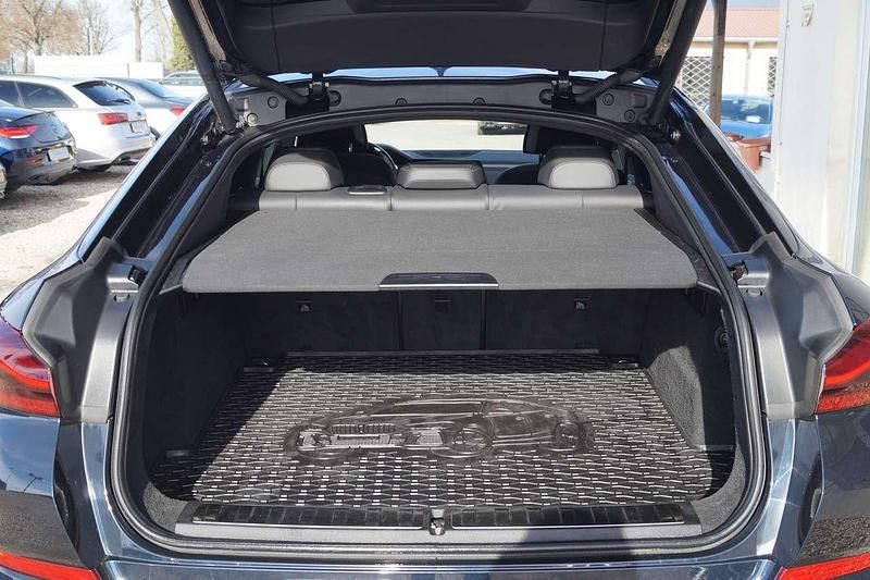 Gebraucht BMW X6 M Sport 333 PS (244 kW) 2021 Carbonschwarz metallic SUV