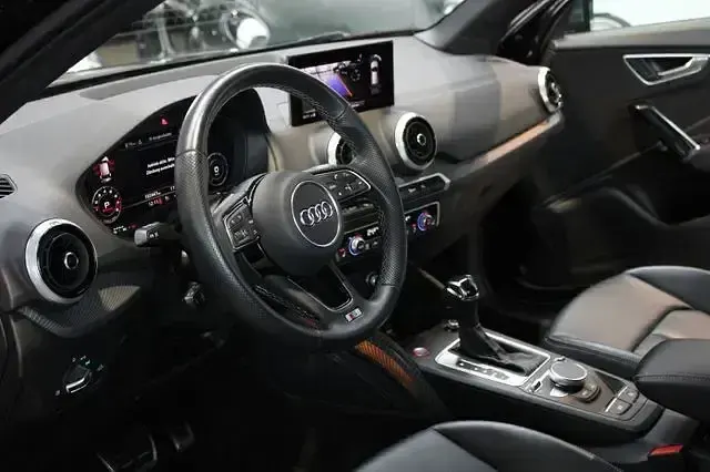 Gebraucht Audi SQ2 Sport 301 PS (221 kW) 2021 Schwarz SUV