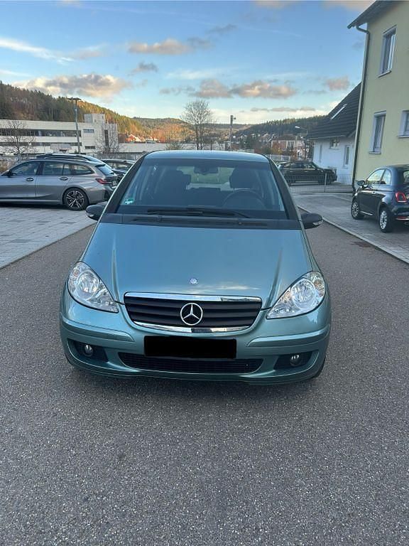 Blau Gebraucht 2005 Mercedes A180 Van / Kleinbus | 1.099 € (Fairer Preis) - Bild 1/4