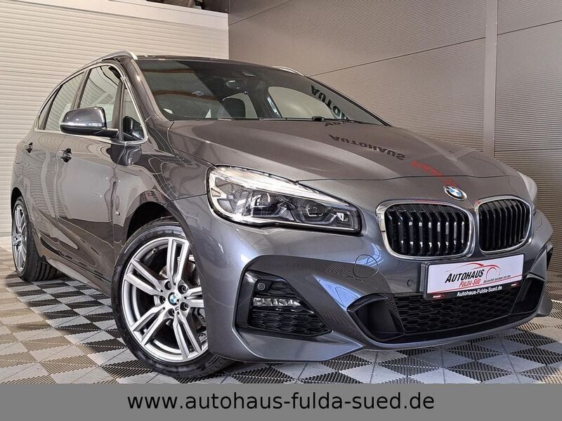 Grau Gebraucht 2019 BMW 218 Active Tourer M Sport Van / Kleinbus | 19.970 € (Fairer Preis) - Bild 1/3