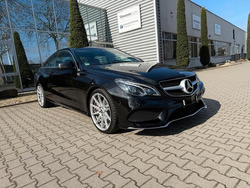 Gebraucht Mercedes E220 170 PS (125 kW) 2015 Schwarz Coupé
