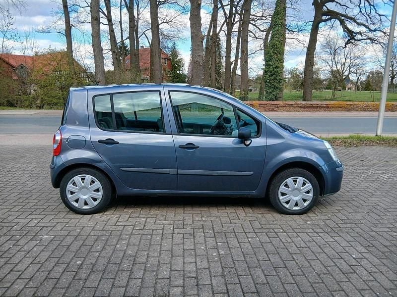 Second-hand Renault Modus 75 CP (55 kW) 2007 Albastru Monovolum