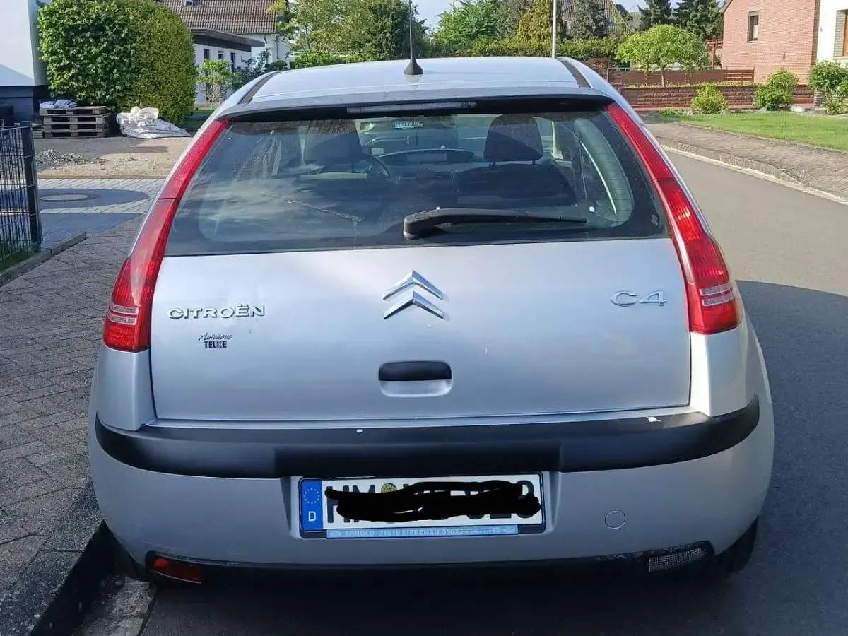 Gebraucht Citroën C4 Comfort 109 PS (80 kW) 2006 Silber Limousine