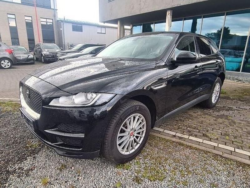 Gebraucht Jaguar F-Pace Pure 179 PS (131 kW) 2016 Santorini black (metallic) SUV