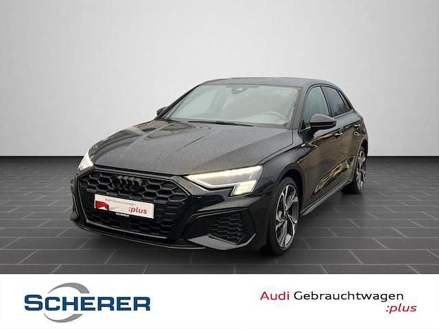 Mythosschwarz metallic (metallic) Gebraucht 2022 Audi A3 Sportback e-tron Ambiente Kleinwagen | 21.990 € (Guter Preis) - Bild 1/4