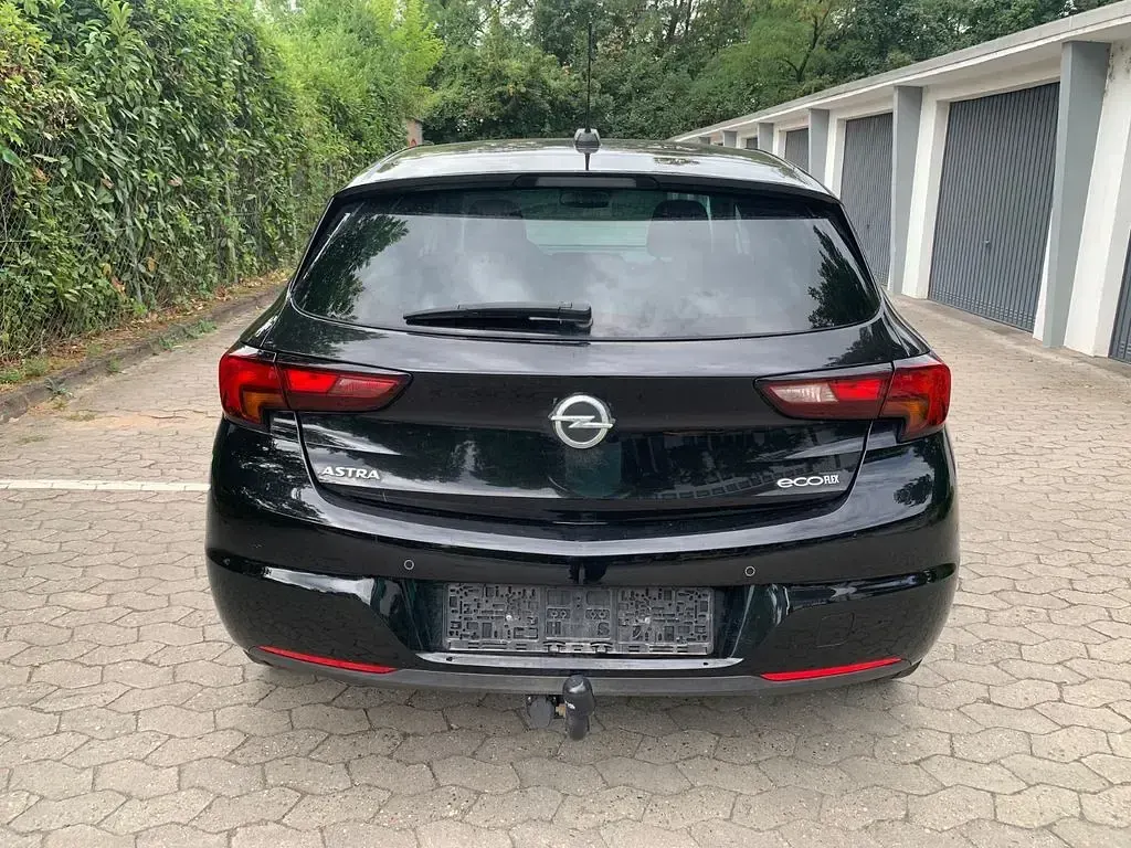 Gebraucht Opel Astra Active 105 PS (77 kW) 2017 Schwarz Limousine