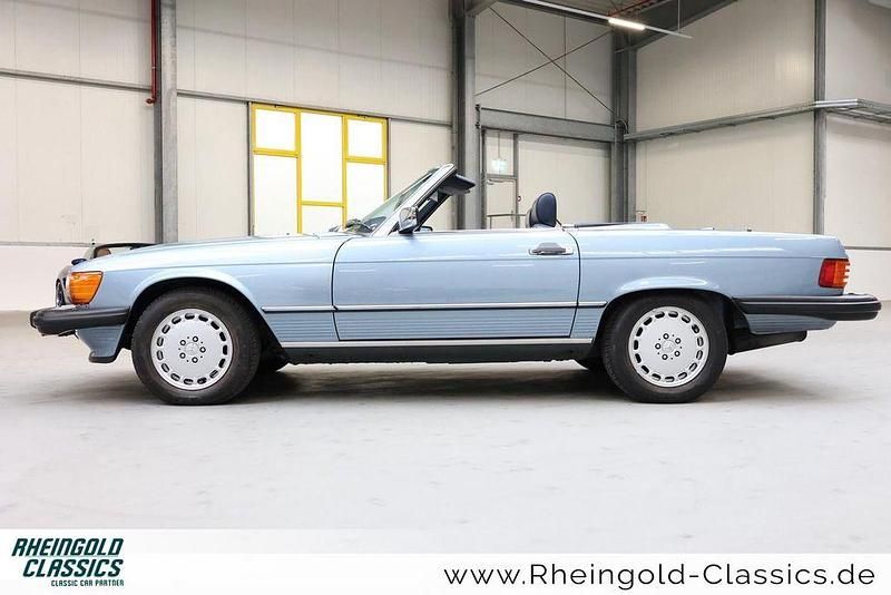 Gebraucht Mercedes 560 231 PS (169 kW) 1987 Blau Cabrio