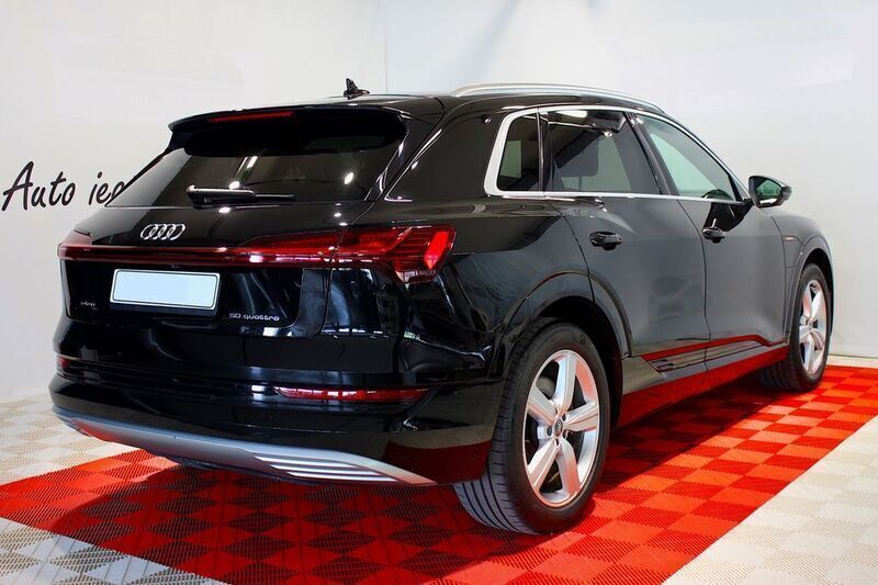 Gebraucht Audi e-tron Advanced Plus 230 kW (313 PS) 2020 Schwarz SUV
