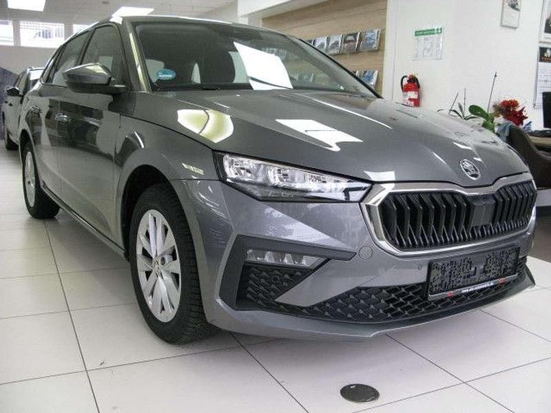 Graphite grau Gebraucht 2024 Skoda Scala Selection Kleinwagen | 22.990 € (Fairer Preis) - Bild 1/4