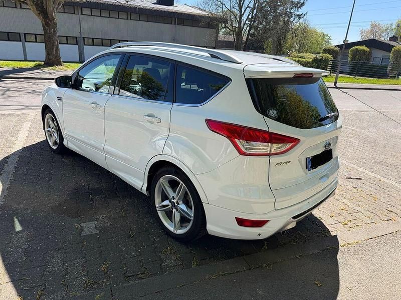 Gebraucht Ford Kuga Individual 163 PS (119 kW) 2014 Weiß SUV