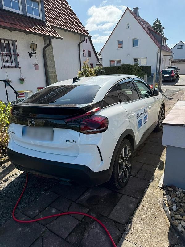 Gebraucht Citroën e-C4 Shine 100 kW (136 PS) 2023 Weiß Limousine