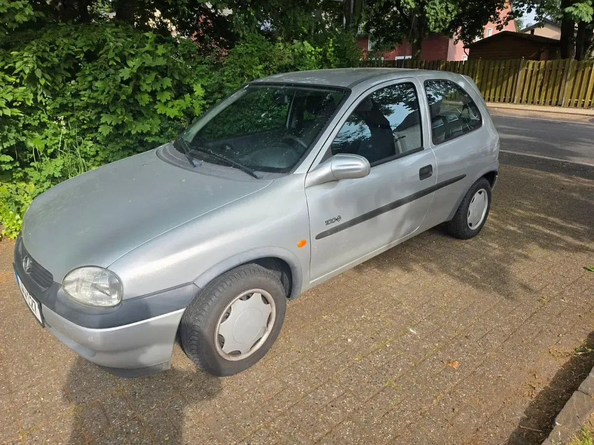 Gebraucht Opel Corsa 69 PS (50 kW) 2000 Silber Kleinwagen