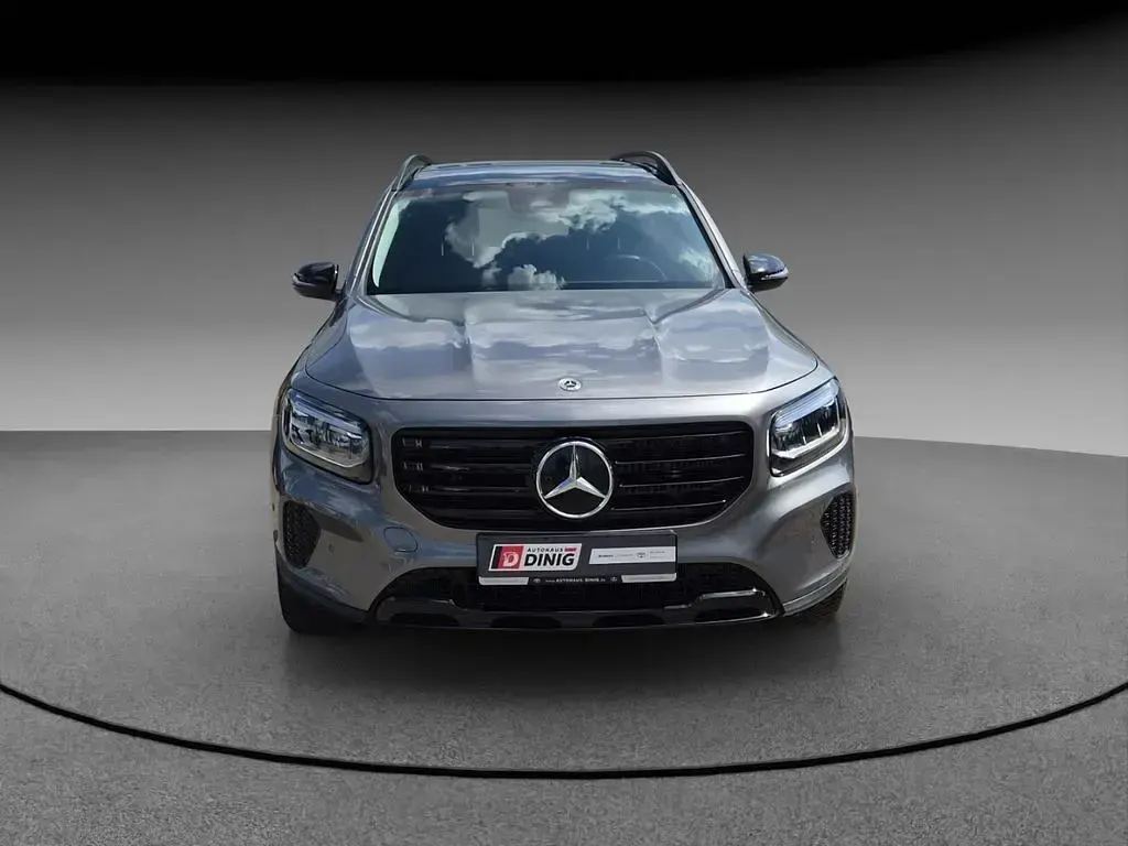 Gebraucht Mercedes GLB200 Progressive 163 PS (119 kW) 2024 Grau SUV