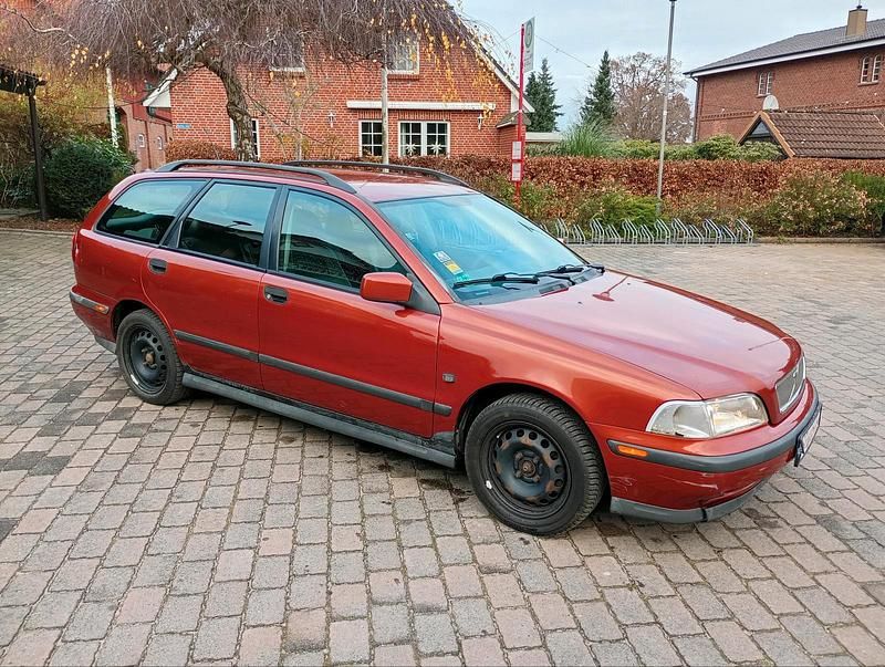 Gebraucht Volvo V40 116 PS (85 kW) 1998 Rot Kombi