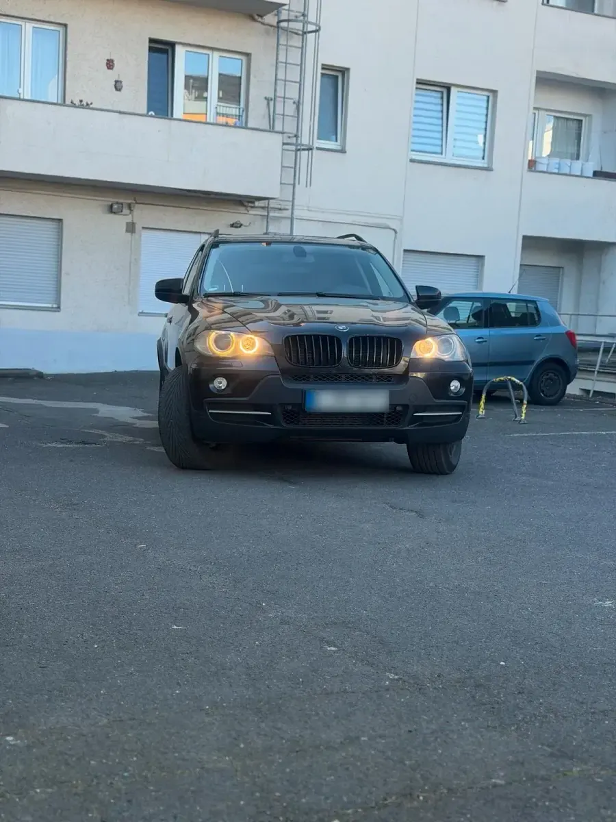 Second-hand BMW X5 Basis 235 CP (172 kW) 2007 Negru SUV