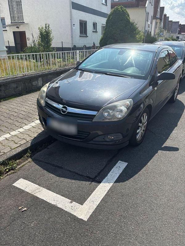 Schwarz Gebraucht 2006 Opel Astra GTC Edition Limousine | 900 € (Superpreis) - Bild 1/4