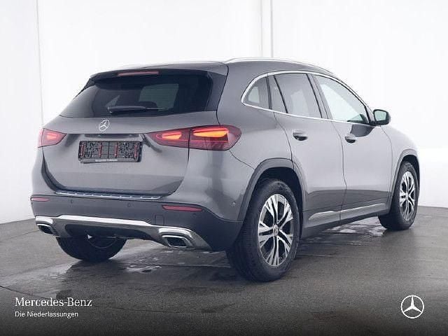 Grau Gebraucht 2024 Mercedes GLA180 Progressive SUV | 37.990 € (Fairer Preis) - Bild 1/4