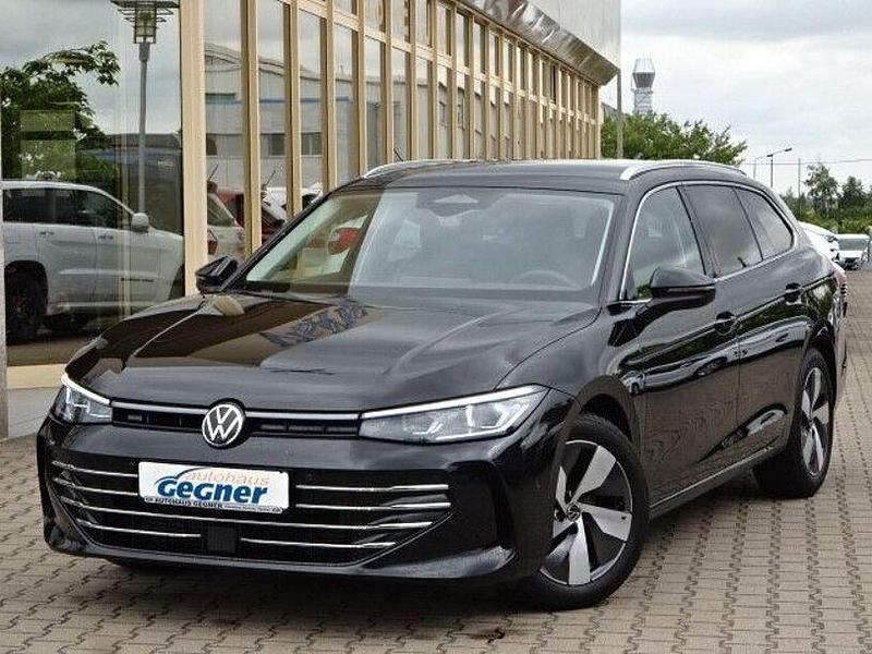 Gebraucht VW Passat Elegance 150 PS (110 kW) 2024 Schwarz metallic Kombi