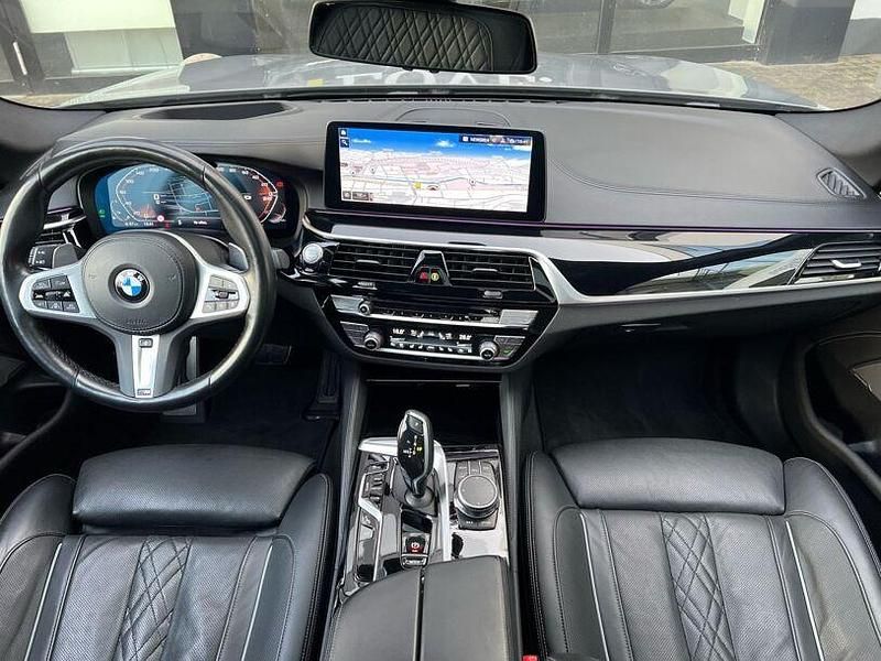 Gebraucht BMW M550 Performance 530 PS (389 kW) 2022 Grau Limousine