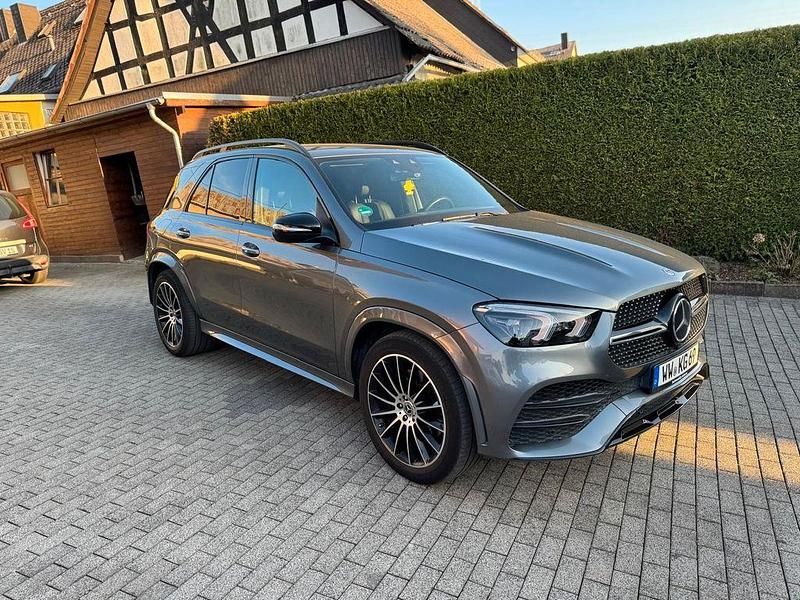 Grau Gebraucht 2020 Mercedes GLE350 AMG Van / Kleinbus | 49.900 € (Guter Preis) - Bild 1/4