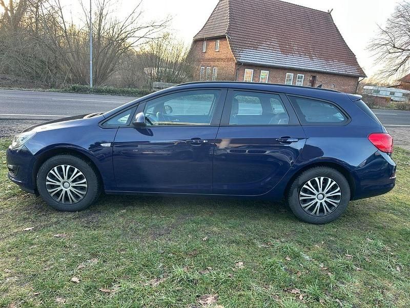 Gebraucht Opel Astra Edition 110 PS (80 kW) 2014 Blau Kombi