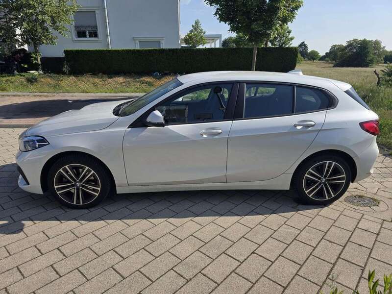 Weiß Gebraucht 2020 BMW 116 Kleinwagen | 22.449 € (Etwas zu teuer) - Bild 1/4