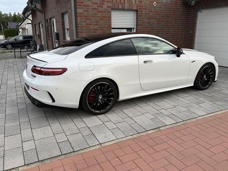 Weiß Gebraucht 2024 Mercedes E53 AMG AMG Coupé | 85.200 € (Teuer) - Bild 1/4