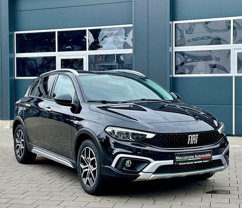 Schwarz Gebraucht 2021 Fiat Tipo Cross Limousine | 14.490 € (Guter Preis) - Bild 1/4