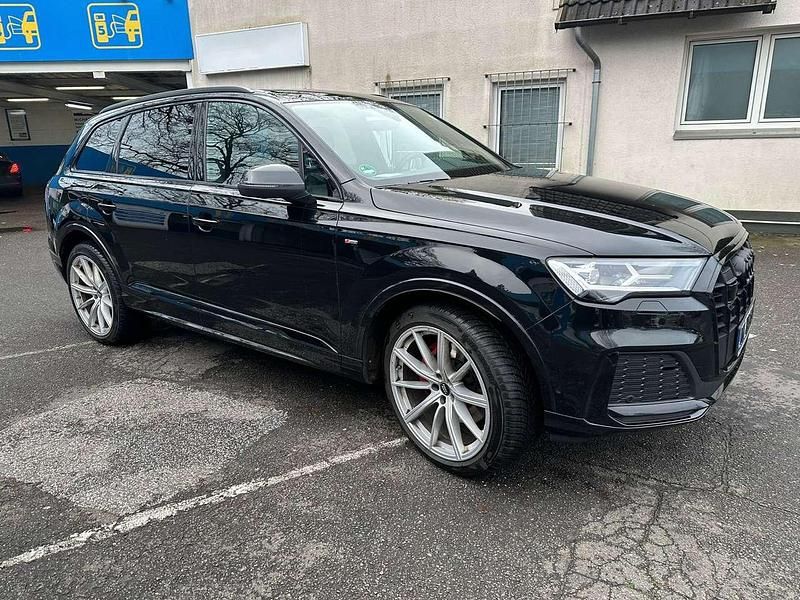 Mythosschwarz metallic Gebraucht 2022 Audi Q7 S-Line SUV | 69.990 € - Bild 1/4