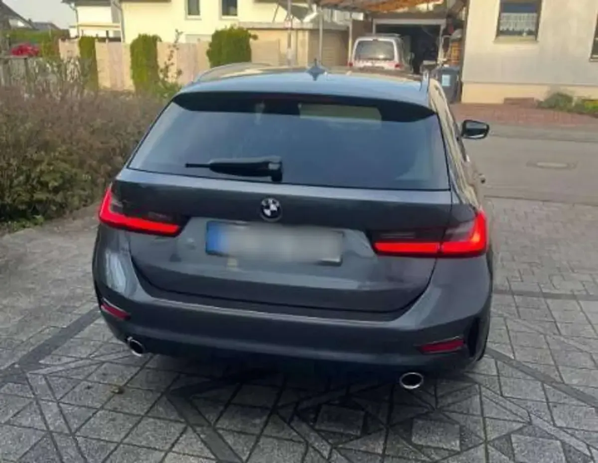 Gebraucht BMW 320 190 PS (139 kW) 2021 Grau Kombi