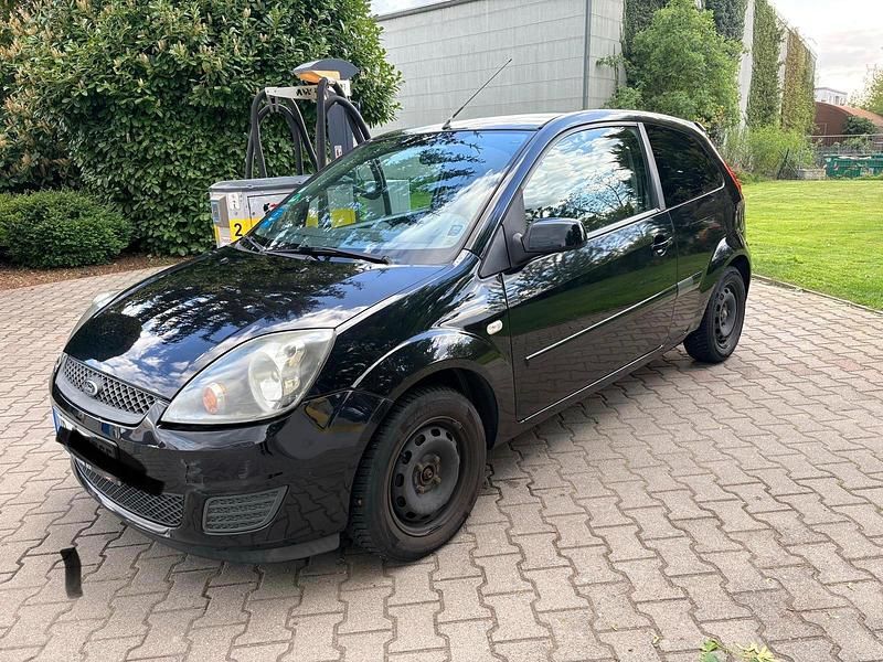Używany Ford Fiesta 85 KM (62 kW) 2006 Czarny Hatchback