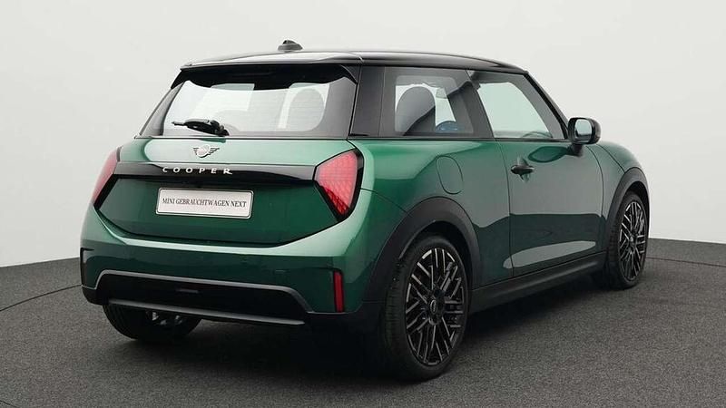 Gebraucht Mini Cooper Favoured 156 PS (114 kW) 2024 Grün Kleinwagen