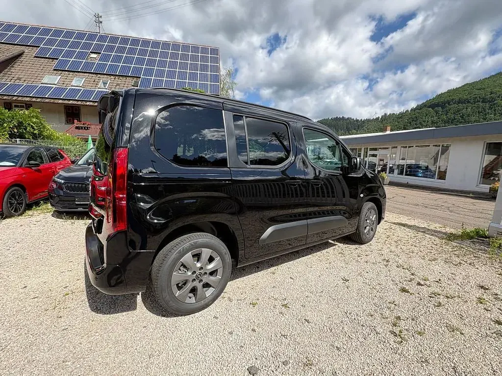 Neu Opel Combo Life 110 PS (80 kW) 2026 Schwarz Van / Kleinbus