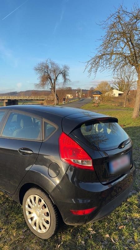 Gebraucht Ford Fiesta Trend 82 PS (60 kW) 2011 Schwarz Kleinwagen