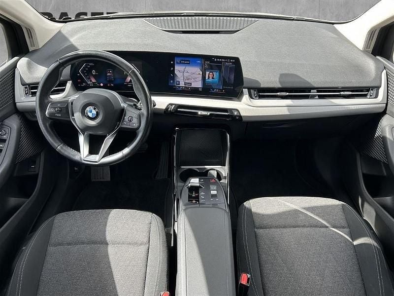 Gebraucht BMW 220 Active Tourer 170 PS (125 kW) 2023 Skyscraper grau Van / Kleinbus