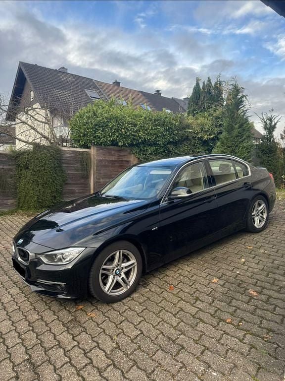 Gebraucht BMW 320 Luxury Line 184 PS (135 kW) 2012 Schwarz Limousine