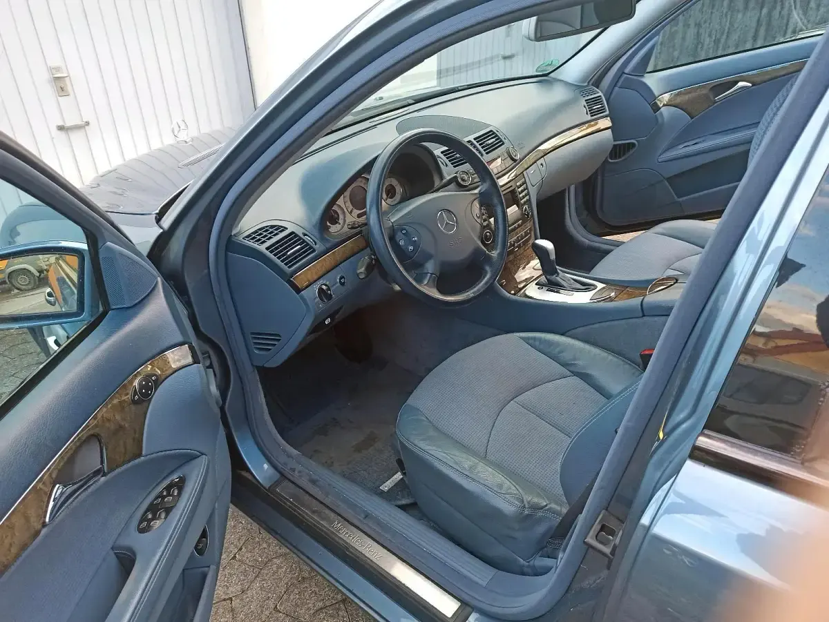 Gebraucht Mercedes E320 204 PS (150 kW) 2005 Limousine