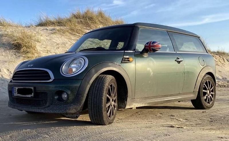 Grün Gebraucht 2011 Mini One D Clubman Kombi | 2.800 € - Bild 1/4