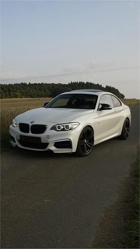 Weiß Gebraucht 2019 BMW M240 M Sport Coupé | 38.500 € (Fairer Preis) - Bild 1/4