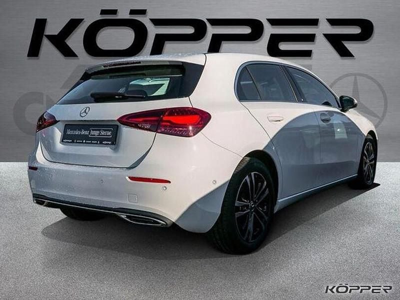 Gebraucht Mercedes A200 Advanced 163 PS (119 kW) 2024 Weiß Limousine