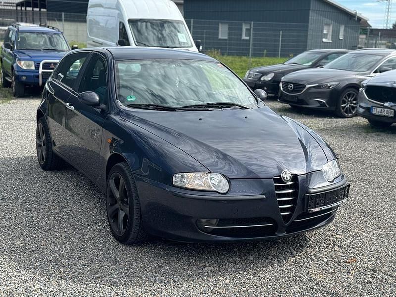 Blau Gebraucht 2004 Alfa Romeo 147 Impression Kleinwagen | 890 € - Bild 1/4