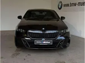 Neu BMW 540 286 PS (210 kW) 2026 Schwarz (saphirschwarz metallic) Limousine
