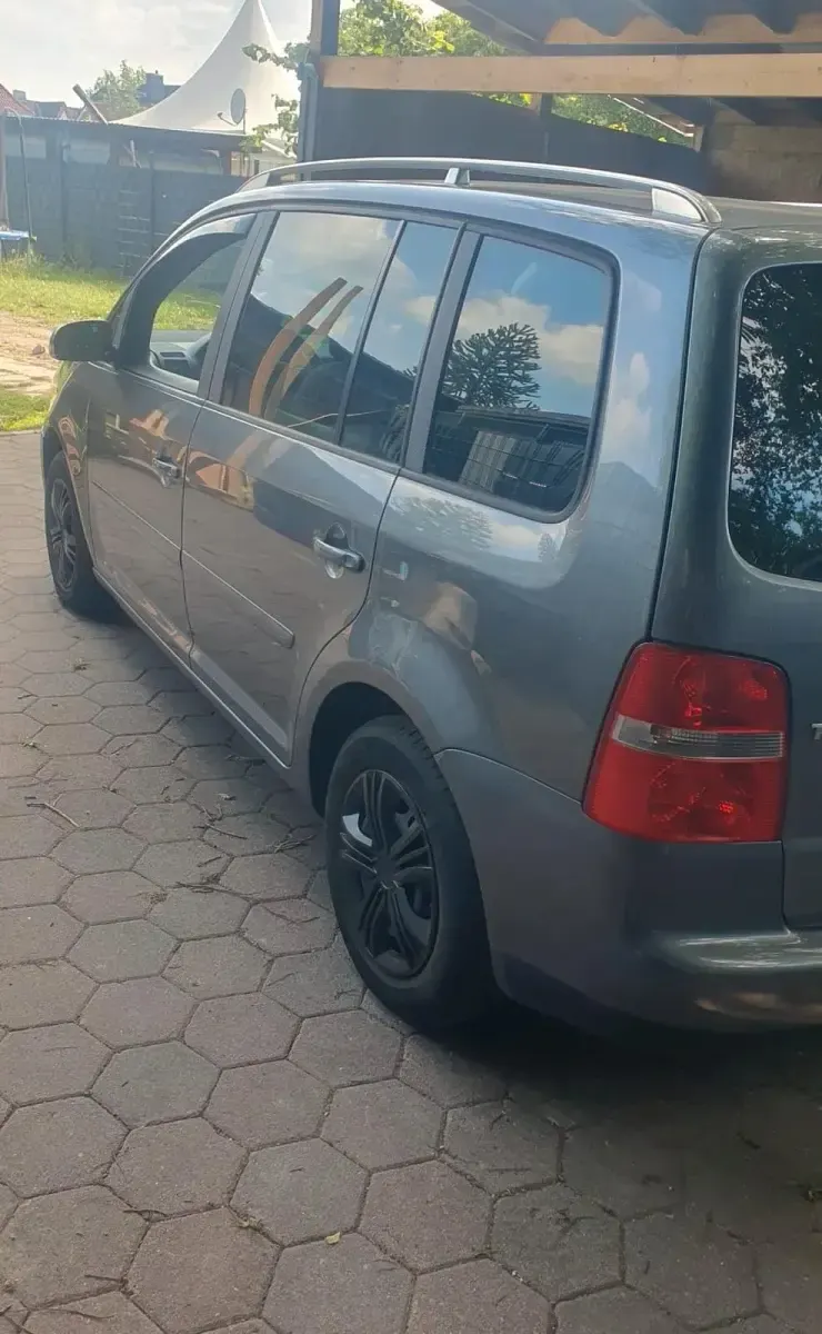 Gebraucht VW Touran 140 PS (102 kW) 2005 Grau Van / Kleinbus