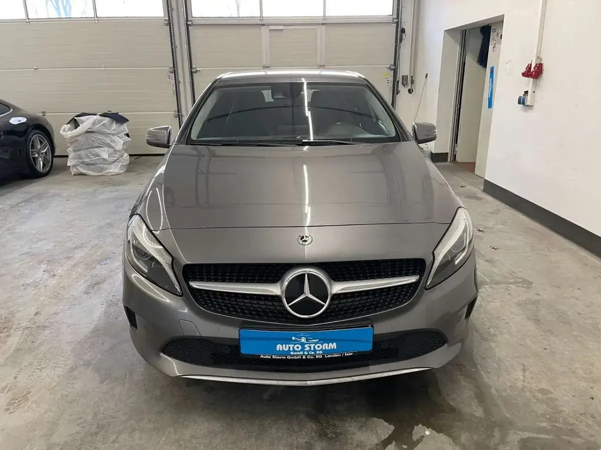 Gebraucht Mercedes A220 177 PS (130 kW) 2017 Grau Limousine