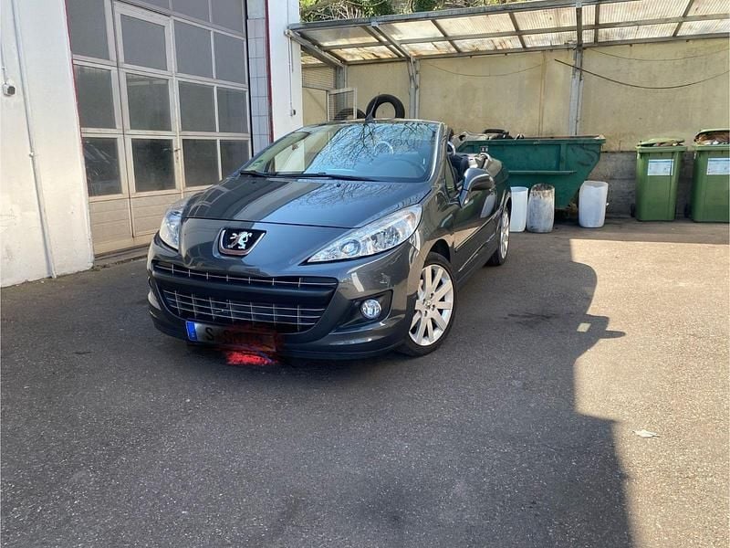 Grau Gebraucht 2009 Peugeot 207 CC Cabrio | 5.999 € (Fairer Preis) - Bild 1/4