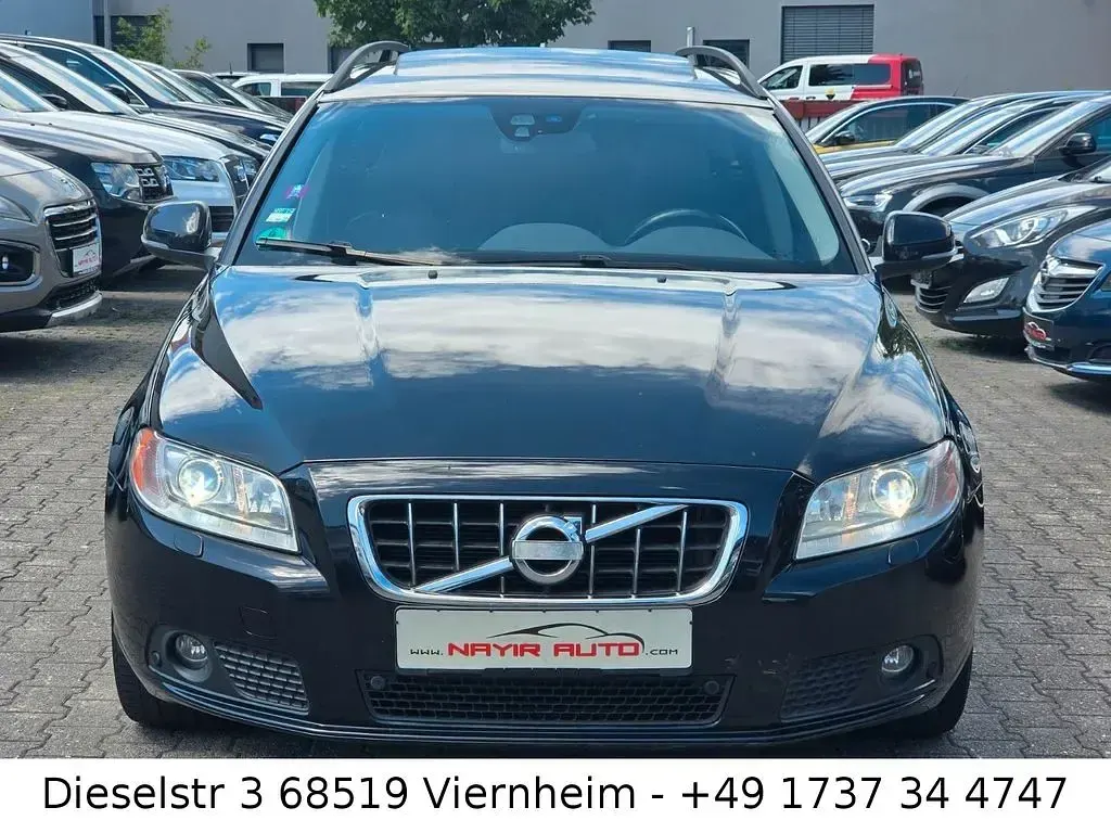 Gebraucht Volvo V70 Momentum 163 PS (119 kW) 2012 Schwarz Kombi