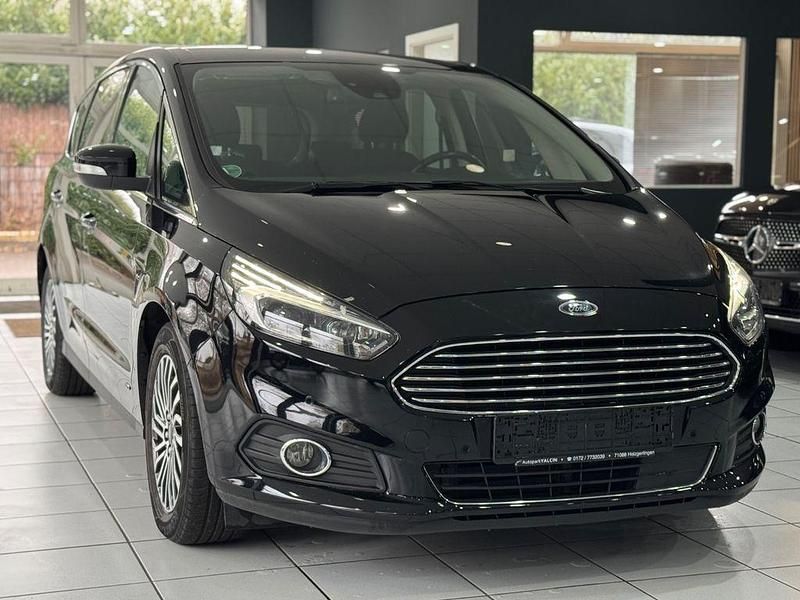 Gebraucht Ford S-MAX Titanium 190 PS (139 kW) 2018 Iridiumschwarz metallic Van / Kleinbus
