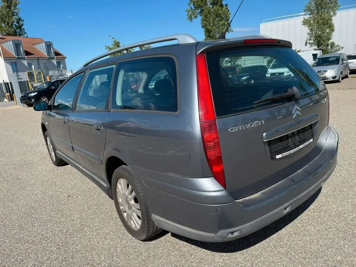 Gebraucht Citroën C5 Tendance 140 PS (102 kW) 2005 Lackierung gewittergrau/metal Kombi