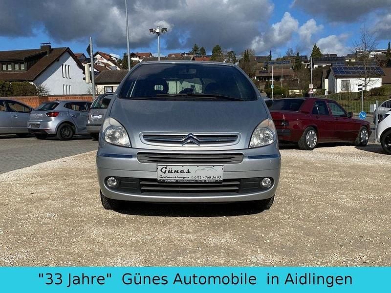 Gebraucht Citroën Xsara Picasso 109 PS (80 kW) 2009 Silber Van / Kleinbus