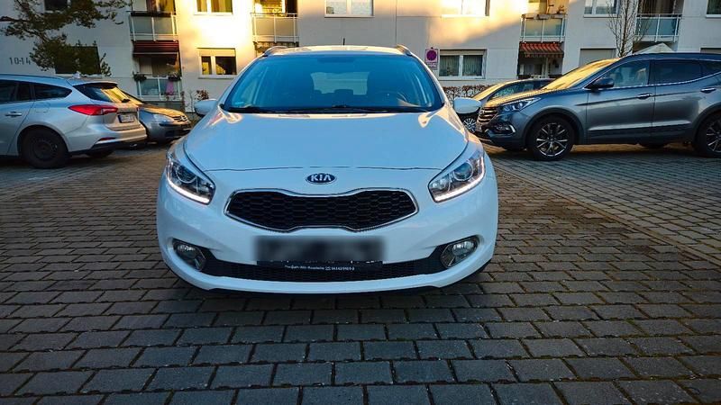 Gebraucht Kia Ceed Sportswagon 128 PS (94 kW) 2015 Weiß Kombi